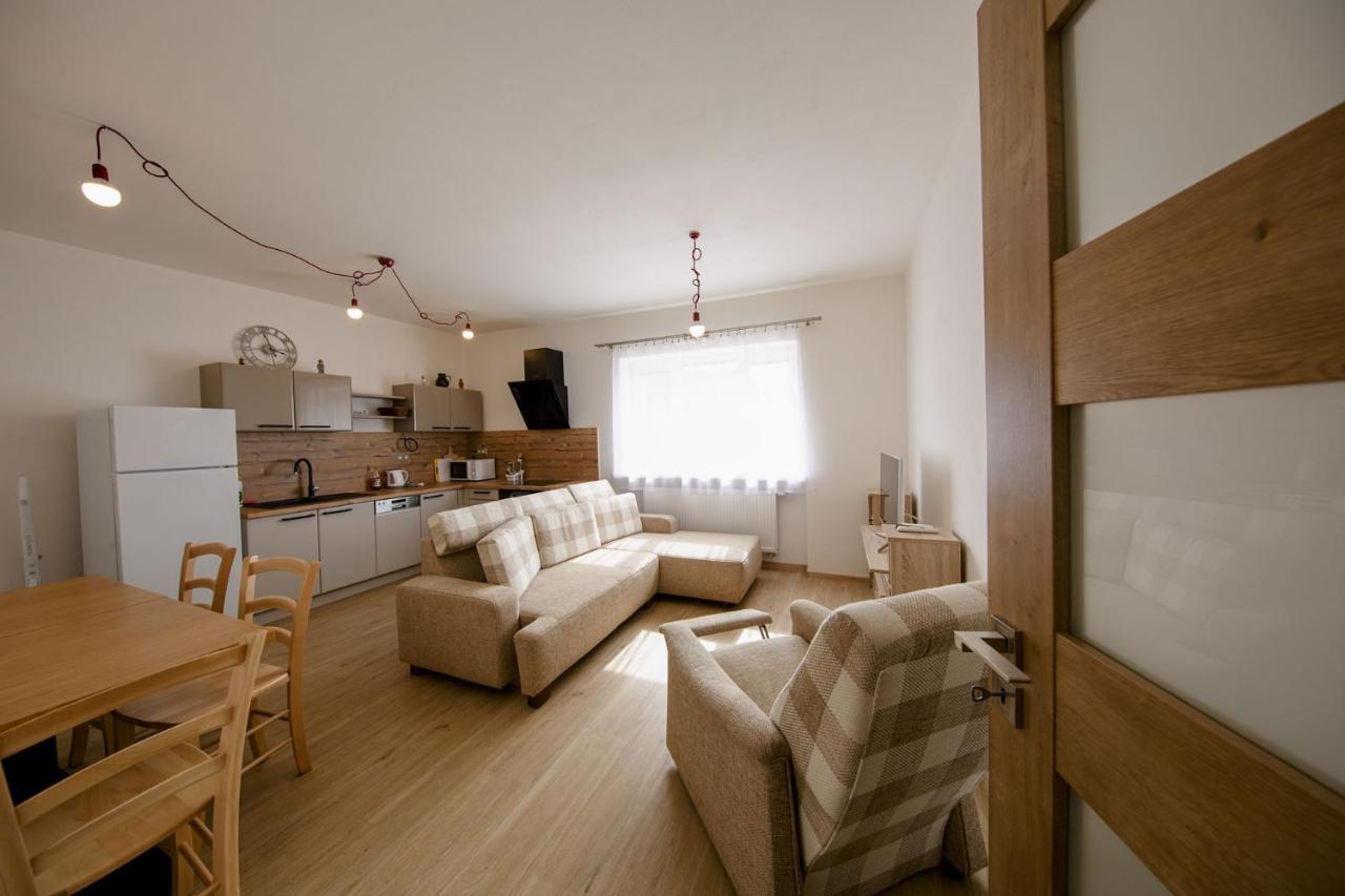 Apartman Zacler Luaran gambar
